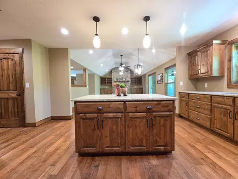Kitchen - 235 Kings Way Dr, Marshfield, MO 65706 photo 8 of 8