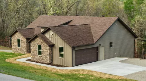 Exterior - 235 Kings Way Dr, Marshfield, MO 65706 photo 7 of 19