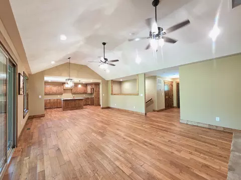 Living - 235 Kings Way Dr, Marshfield, MO 65706 photo 7 of 8