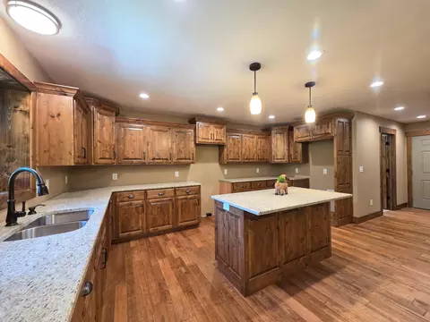 Kitchen - 235 Kings Way Dr, Marshfield, MO 65706 photo 3 of 8
