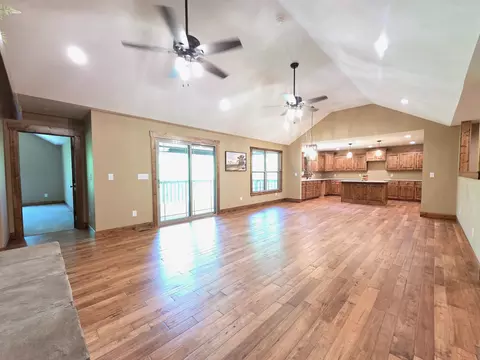 Living - 235 Kings Way Dr, Marshfield, MO 65706 photo 6 of 8