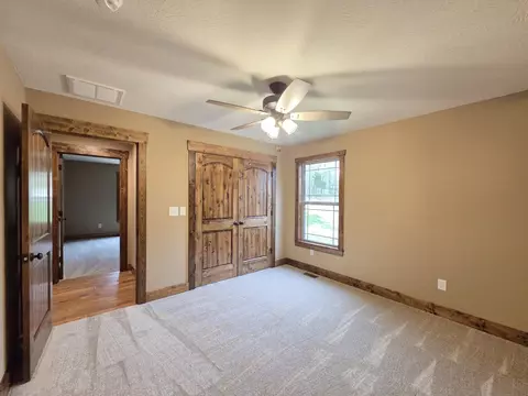 Bedroom - 235 Kings Way Dr, Marshfield, MO 65706 photo 9 of 16