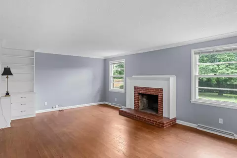 Living - 2266 S Meadowview Ave, Springfield, MO 65804 photo 4 of 7