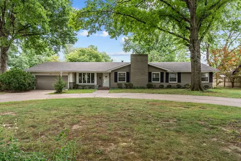 Exterior - 2266 S Meadowview Ave, Springfield, MO 65804 photo 4 of 15