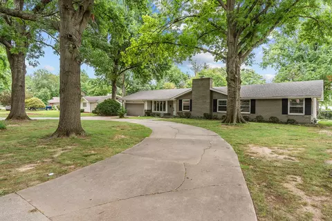 Exterior - 2266 S Meadowview Ave, Springfield, MO 65804 photo 5 of 15