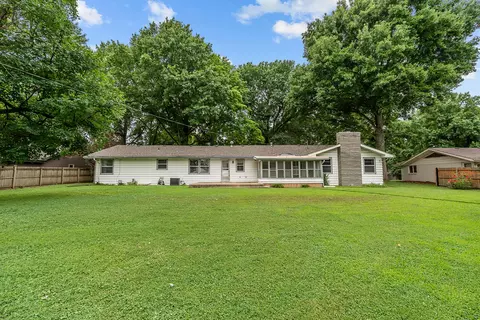 Exterior - 2266 S Meadowview Ave, Springfield, MO 65804 photo 13 of 15