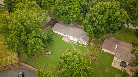 View/Area - 2266 S Meadowview Ave, Springfield, MO 65804 photo 6 of 8