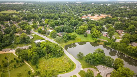 View/Area - 2266 S Meadowview Ave, Springfield, MO 65804 photo 4 of 8