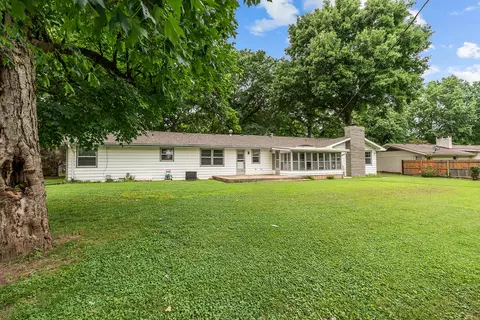 Exterior - 2266 S Meadowview Ave, Springfield, MO 65804 photo 14 of 15