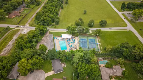 Exterior - 2266 S Meadowview Ave, Springfield, MO 65804 photo 3 of 15