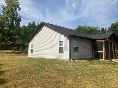 Exterior - 110 E Cherry St, Granby, MO 64844 photo 2 of 3