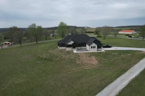 Exterior - 138 Brady Ln, Republic, MO 65738 photo 3 of 5