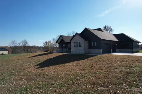 Exterior - 138 Brady Ln, Republic, MO 65738 photo 2 of 5