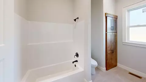 Bath - 138 Brady Ln, Republic, MO 65738 photo 3 of 6