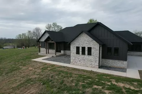 Exterior - 138 Brady Ln, Republic, MO 65738 photo 4 of 5