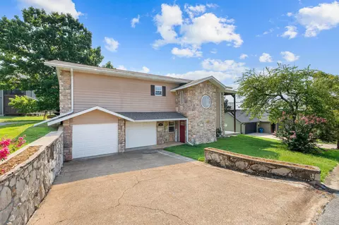 32 Arrowood Ln, Kimberling City, MO 65686