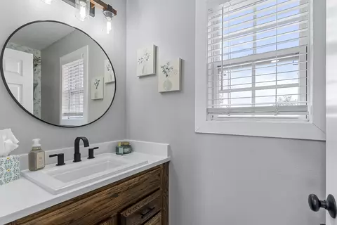 Bath - 1104 W Tyson Ct, Ozark, MO 65721 photo 1 of 5