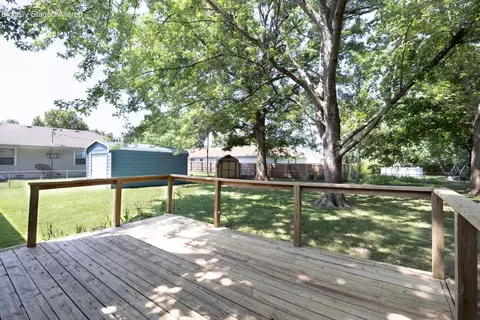 Exterior - 2633 S Weaver Ave, Springfield, MO 65807 photo 8 of 14