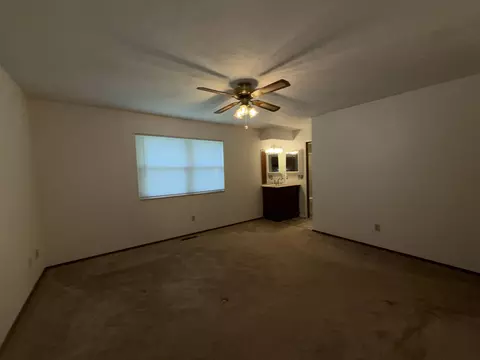 Bedroom - 2633 S Weaver Ave, Springfield, MO 65807 photo 3 of 7