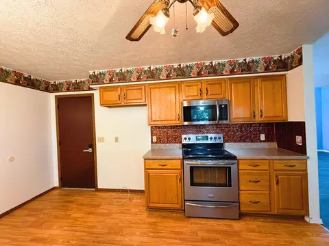 Kitchen - 2633 S Weaver Ave, Springfield, MO 65807 photo 2 of 6