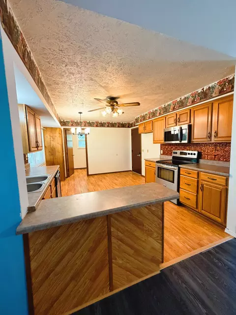 Kitchen - 2633 S Weaver Ave, Springfield, MO 65807 photo 3 of 6