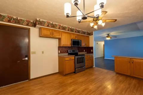 Kitchen - 2633 S Weaver Ave, Springfield, MO 65807 photo 6 of 6