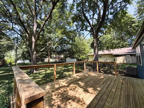Exterior - 2633 S Weaver Ave, Springfield, MO 65807 photo 10 of 14