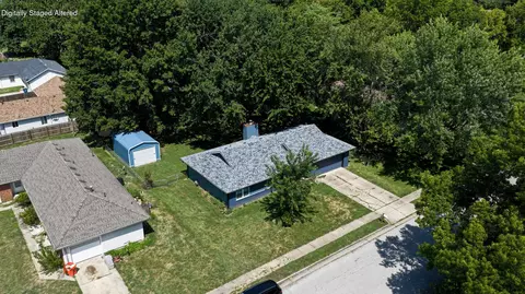 View/Area - 2633 S Weaver Ave, Springfield, MO 65807 photo 1 of 4