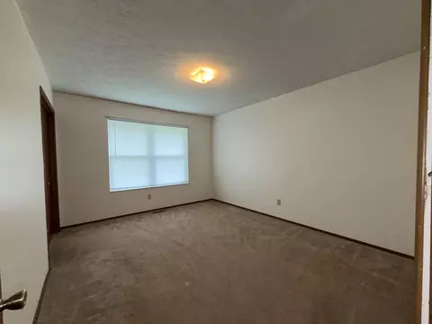 Bedroom - 2633 S Weaver Ave, Springfield, MO 65807 photo 5 of 7