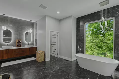 Bath - 391 Sunset Dr, Saddlebrooke, MO 65630 photo 1 of 8