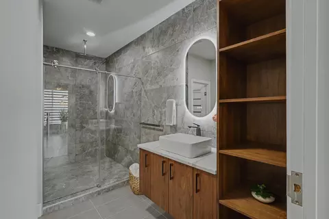 Bath - 391 Sunset Dr, Saddlebrooke, MO 65630 photo 7 of 8