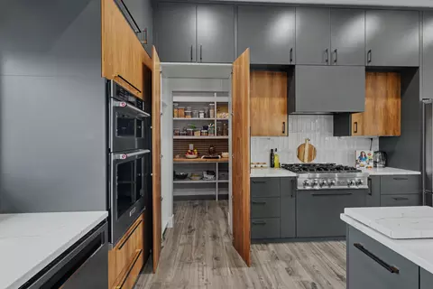 Kitchen - 391 Sunset Dr, Saddlebrooke, MO 65630 photo 5 of 5
