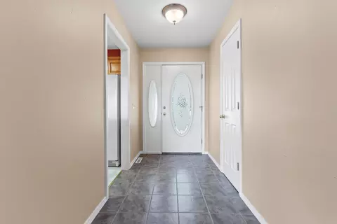 Entry Way - 1663 Mule Barn Dr, Cape Fair, MO 65624 photo 2 of 2
