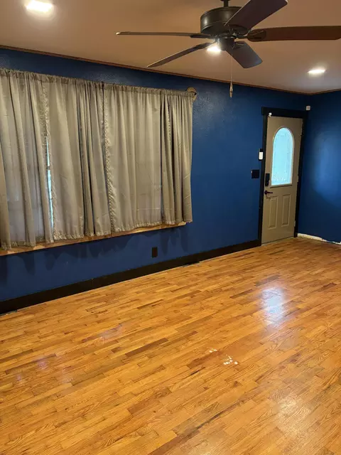 Living - 4003 W Hialeah St, Springfield, MO 65803 photo 1 of 1