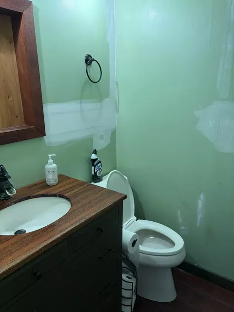 Bath - 4003 W Hialeah St, Springfield, MO 65803 photo 1 of 3