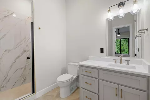 Bath - 254 S Mumford Ct, Springfield, MO 65802 photo 1 of 10