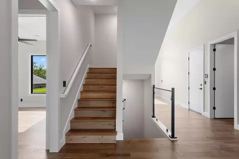 Entry Way - 254 S Mumford Ct, Springfield, MO 65802 photo 5 of 5