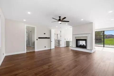 Living - 254 S Mumford Ct, Springfield, MO 65802 photo 7 of 13