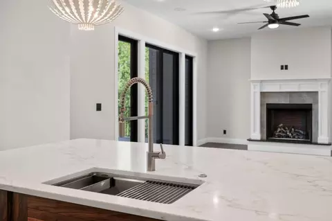 Kitchen - 254 S Mumford Ct, Springfield, MO 65802 photo 5 of 8