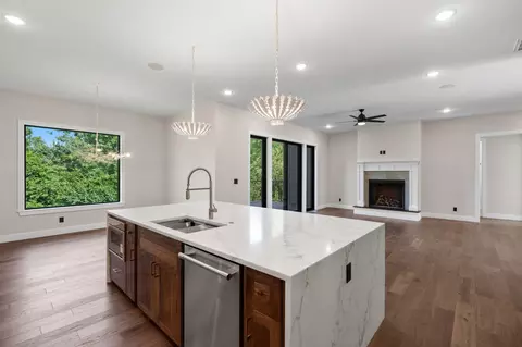 Living - 254 S Mumford Ct, Springfield, MO 65802 photo 5 of 13
