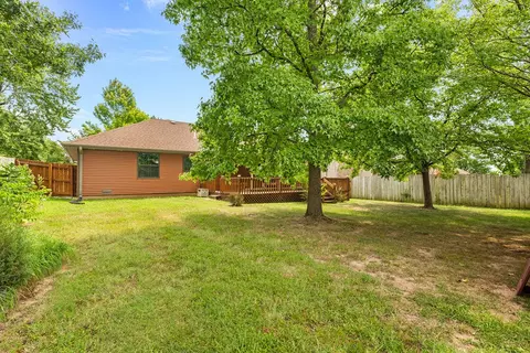 Exterior - 3837 S Parklane Ave, Springfield, MO 65807 photo 8 of 10