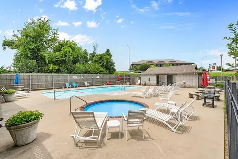 Exterior - 3837 S Parklane Ave, Springfield, MO 65807 photo 10 of 10