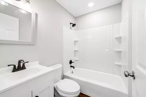 Bath - 2148 E Walnut St, Springfield, MO 65802 photo 1 of 3