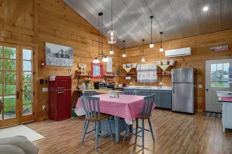 14260 Lawrence 1180, Aurora, MO 65605