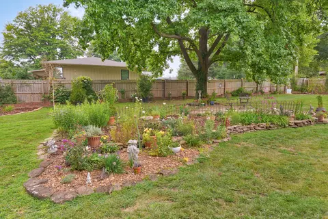 Exterior - 2599 S Skyline Dr, Springfield, MO 65804 photo 26 of 26