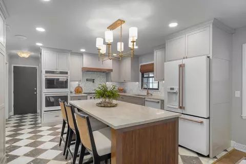 Kitchen - 2599 S Skyline Dr, Springfield, MO 65804 photo 1 of 7