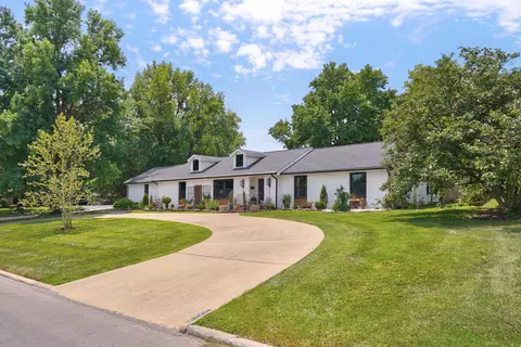 Exterior - 2599 S Skyline Dr, Springfield, MO 65804 photo 4 of 26