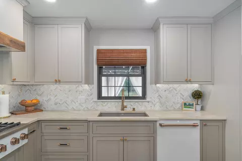 Kitchen - 2599 S Skyline Dr, Springfield, MO 65804 photo 3 of 7