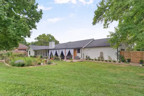 Exterior - 2599 S Skyline Dr, Springfield, MO 65804 photo 17 of 26