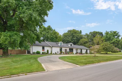 Exterior - 2599 S Skyline Dr, Springfield, MO 65804 photo 5 of 26